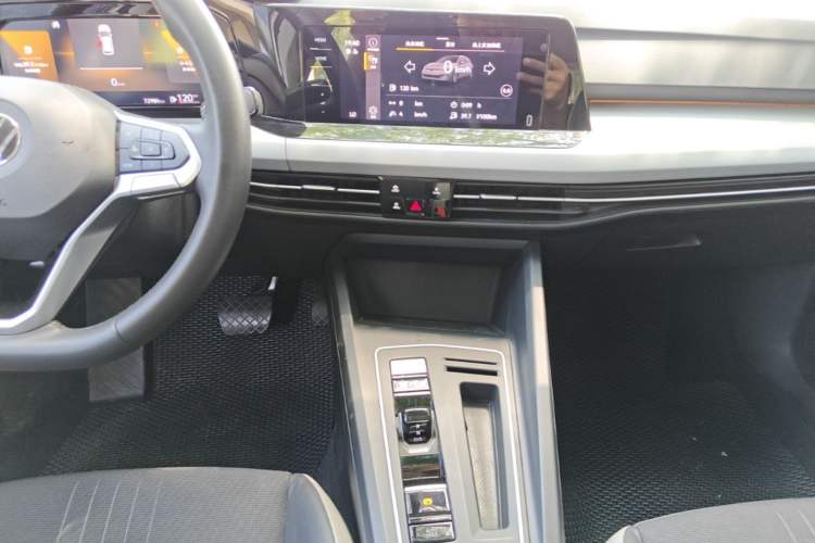 Used Volkswagen Golf 2023 Facelift 280TSI DSG Pro Audio And AC Panel