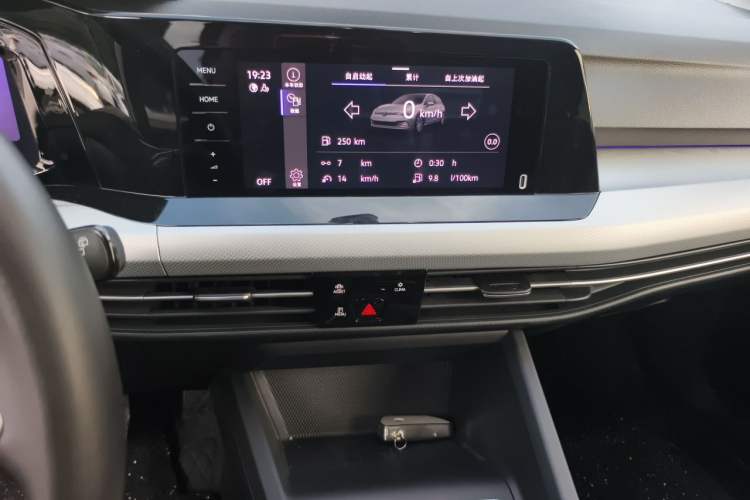 Used Volkswagen Golf 2023 Facelift 280TSI DSG Pro Audio And AC Panel