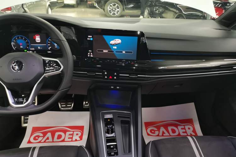 Used Volkswagen Golf 2023 Facelift 280TSI DSG R-Line Lite Audio And AC Panel