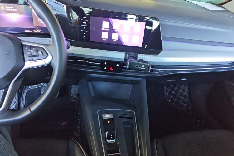 Used Volkswagen Golf 2023 Facelift 280TSI DSG Pro Audio And AC Panel