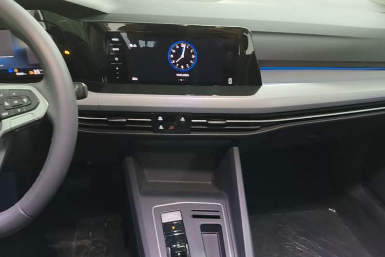 Used Volkswagen Golf 2023 200TSI DSG Pro Audio And AC Panel
