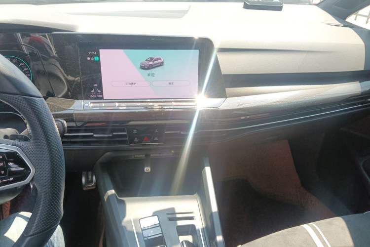 Used Volkswagen Golf 2023 Facelift 280TSI DSG R-Line Lite Audio And AC Panel