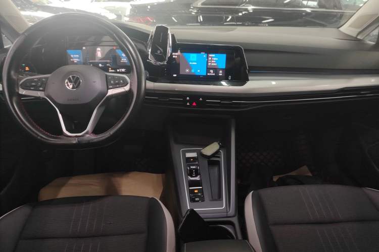 Used Volkswagen Golf 2023 Facelift 280TSI DSG Pro Audio And AC Panel