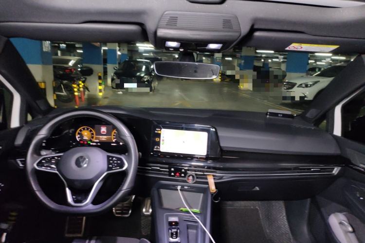 Used Volkswagen Golf 2023 Facelift 280TSI DSG R-Line Center Console