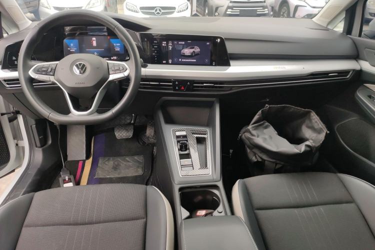 Used Volkswagen Golf 2023 280TSI DSG Pro Center Console