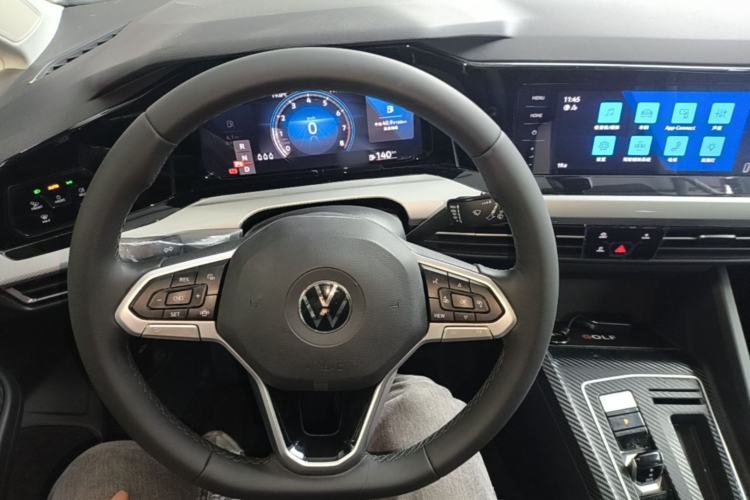 Used Volkswagen Golf 2023 Facelift 280TSI DSG Pro Center Console