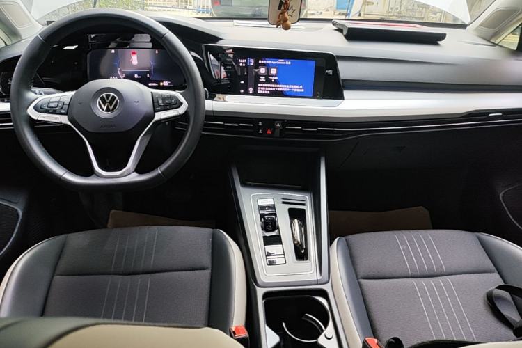 Used Volkswagen Golf 2023 280TSI DSG Pro Center Console