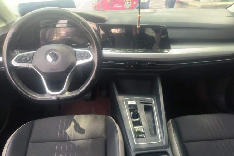Used Volkswagen Golf 2023 280TSI DSG Pro Center Console