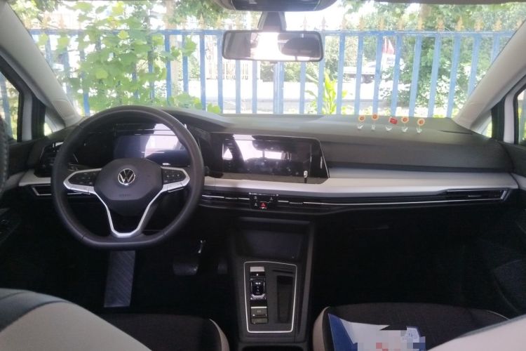 Used Volkswagen Golf 2023 280TSI DSG Pro Center Console