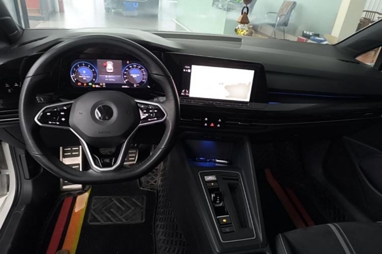 Used Volkswagen Golf 2023 280TSI DSG R-Line Lite Center Console