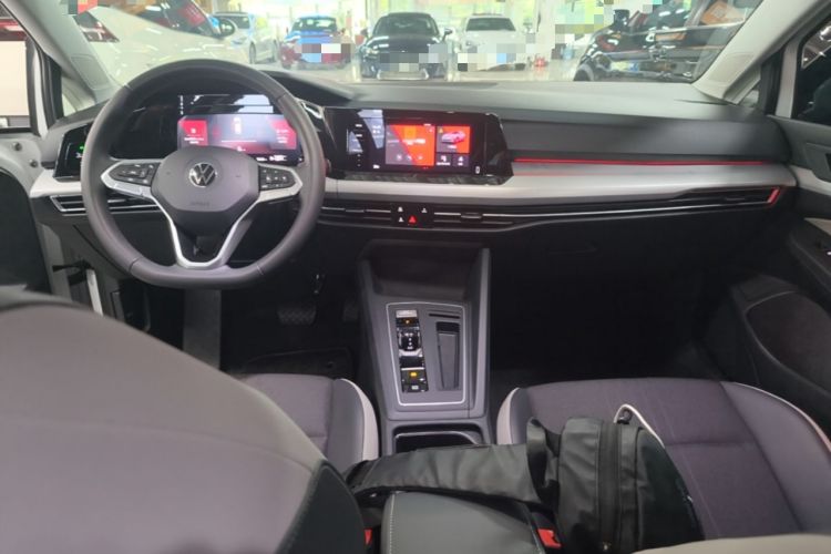 Used Volkswagen Golf 2023 Facelift 280TSI DSG Pro Center Console