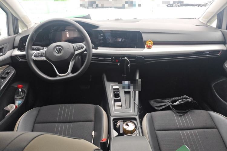 Used Volkswagen Golf 2023 Facelift 280TSI DSG Pro Center Console