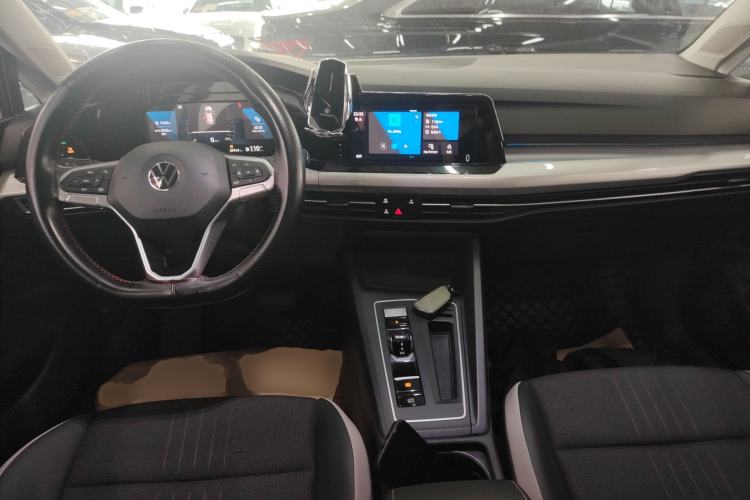 Used Volkswagen Golf 2023 Facelift 280TSI DSG Pro Center Console