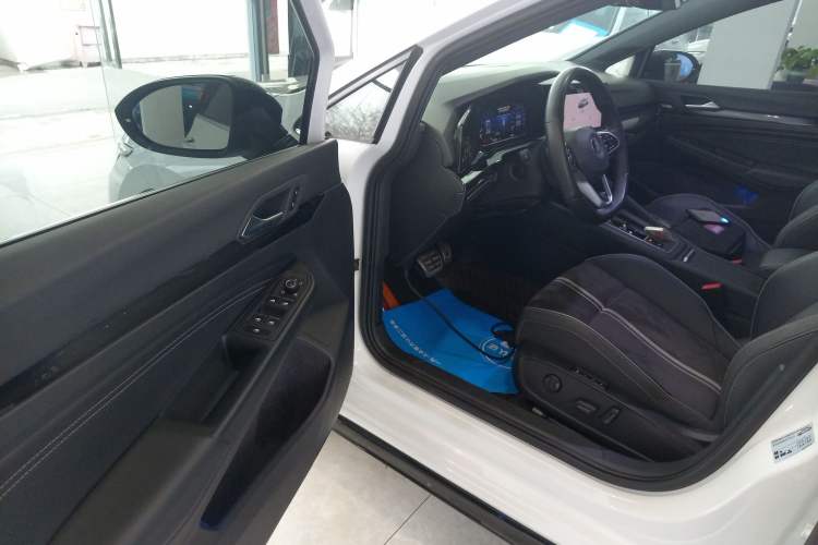 Used Volkswagen Golf 2023 Facelift 280TSI DSG R-Line Lite Driver Seat