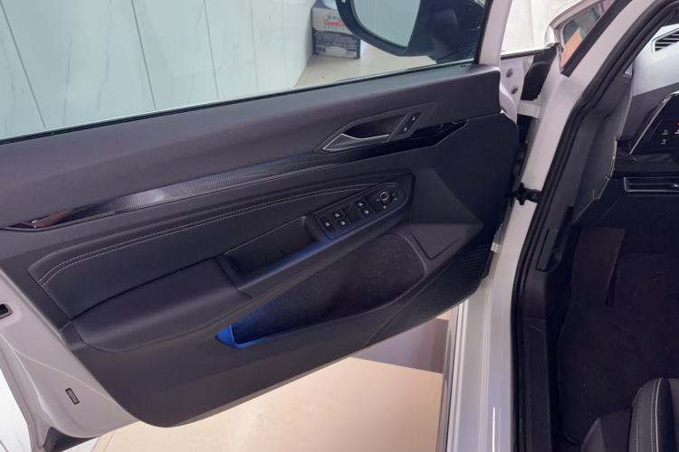 Used Volkswagen Golf 2023 Facelift 280TSI DSG R-Line Lite Driver Seat