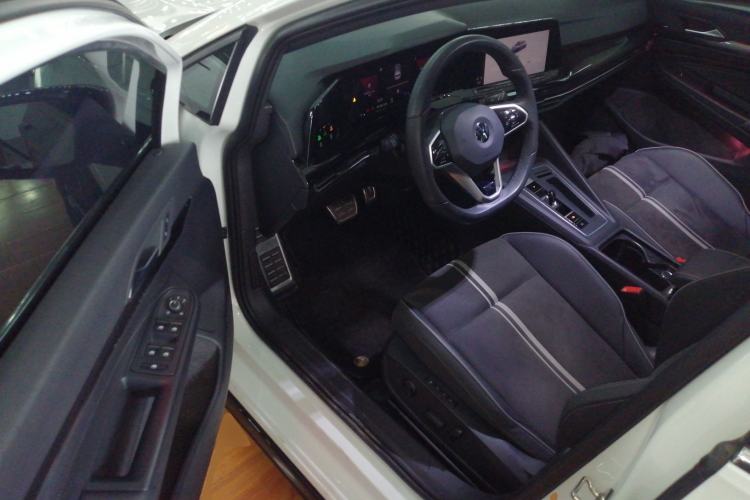 Used Volkswagen Golf 2023 Facelift 280TSI DSG R-Line Lite Driver Seat