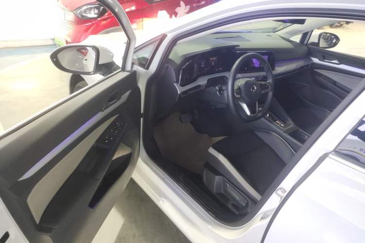Used Volkswagen Golf 2023 Facelift 280TSI DSG Pro Driver Seat