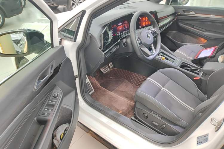 Used Volkswagen Golf 2023 Facelift 280TSI DSG R-Line Lite Driver Seat