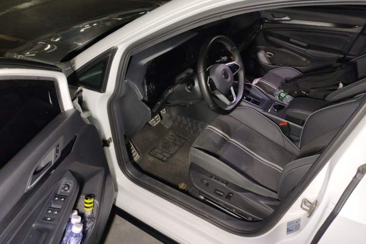 Used Volkswagen Golf 2023 Facelift 280TSI DSG R-Line Driver Seat