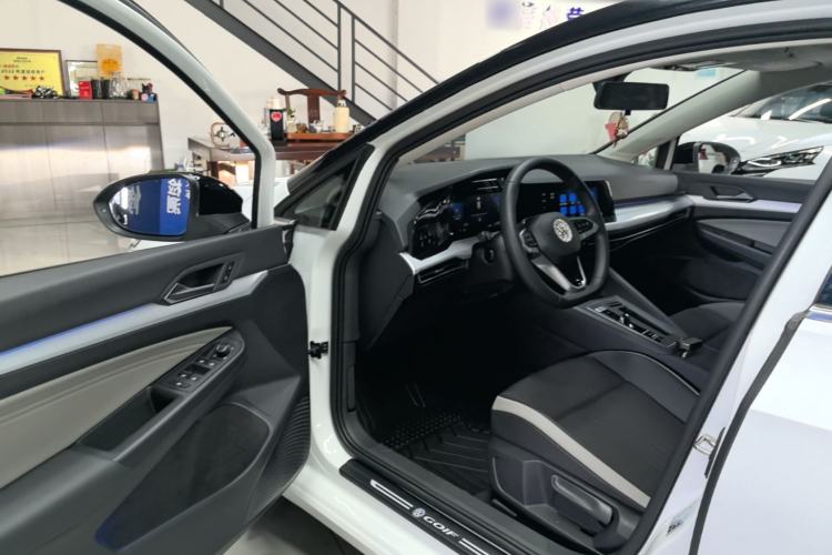 Used Volkswagen Golf 2023 280TSI DSG Pro Driver Seat