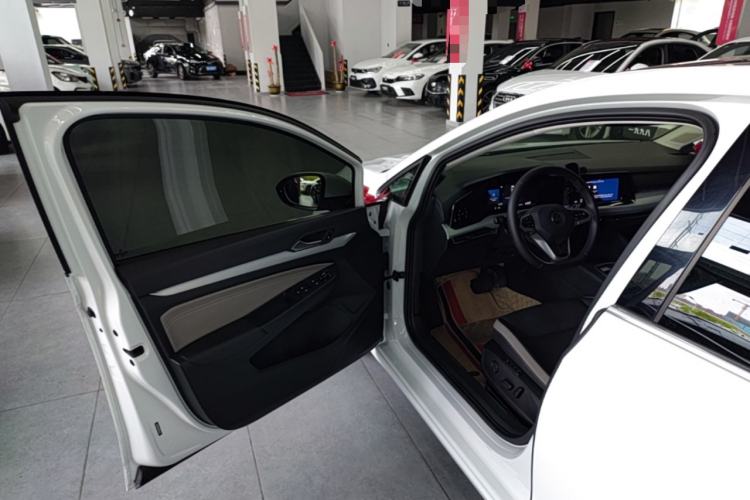 Used Volkswagen Golf 2023 Facelift 280TSI DSG Pro Driver Seat