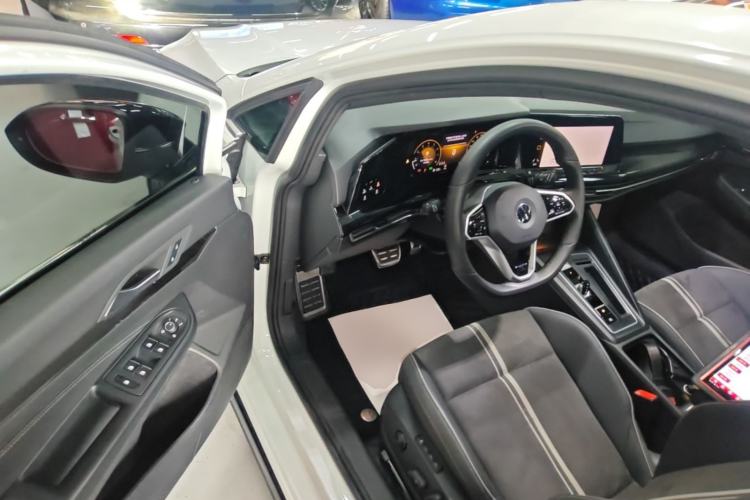 Used Volkswagen Golf 2023 Facelift 280TSI DSG R-Line Lite Driver Seat