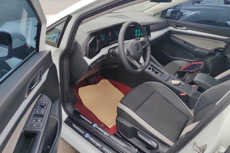 Used Volkswagen Golf 2023 280TSI DSG Pro Driver Seat
