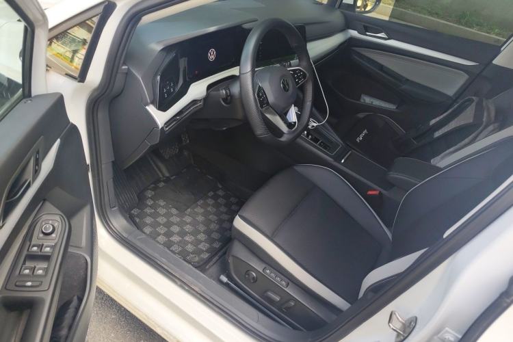 Used Volkswagen Golf 2023 280TSI DSG Pro 20th Anniversary Edition Driver Seat
