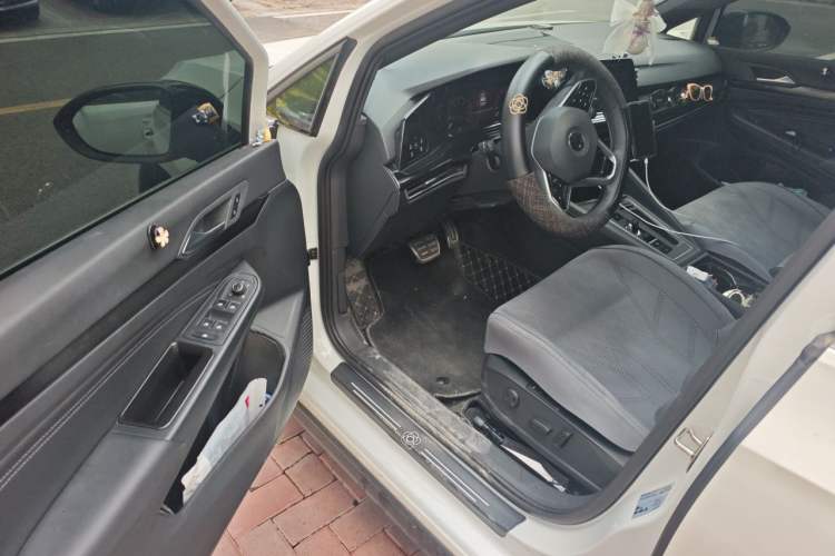 Used Volkswagen Golf 2023 280TSI DSG R-Line Lite Driver Seat