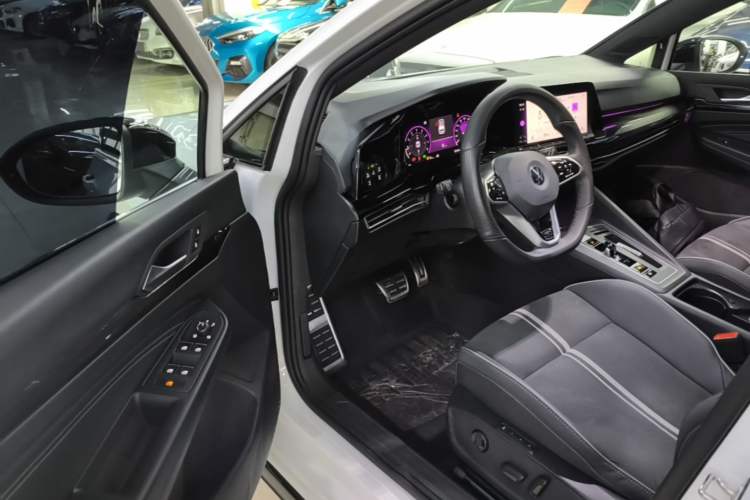 Used Volkswagen Golf 2023 Facelift 280TSI DSG R-Line Lite Driver Seat
