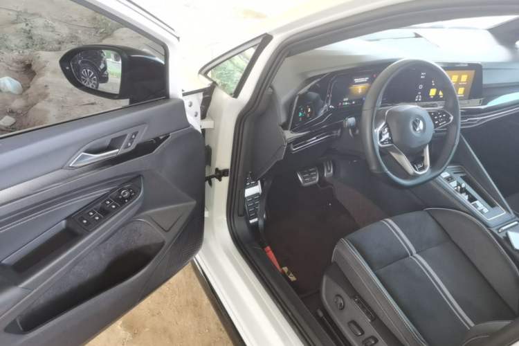 Used Volkswagen Golf 2023 280TSI DSG R-Line Lite Driver Seat