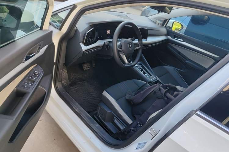 Used Volkswagen Golf 2023 Facelift 280TSI DSG Pro Driver Seat