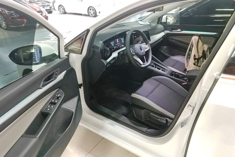 Used Volkswagen Golf 2023 Facelift 280TSI DSG Pro Driver Seat