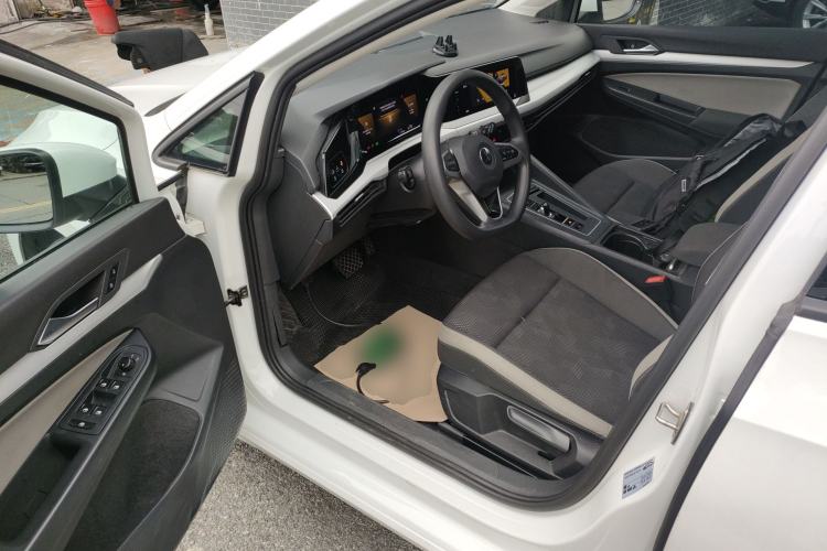 Used Volkswagen Golf 2023 200TSI DSG Driver Seat
