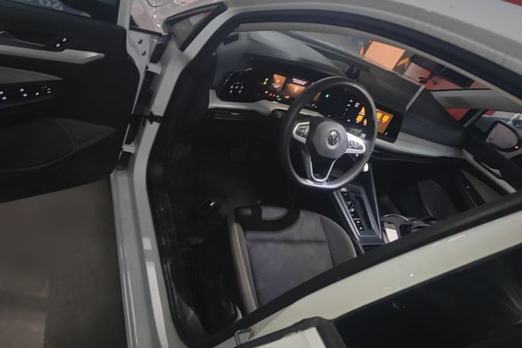 Used Volkswagen Golf 2023 200TSI DSG Driver Seat