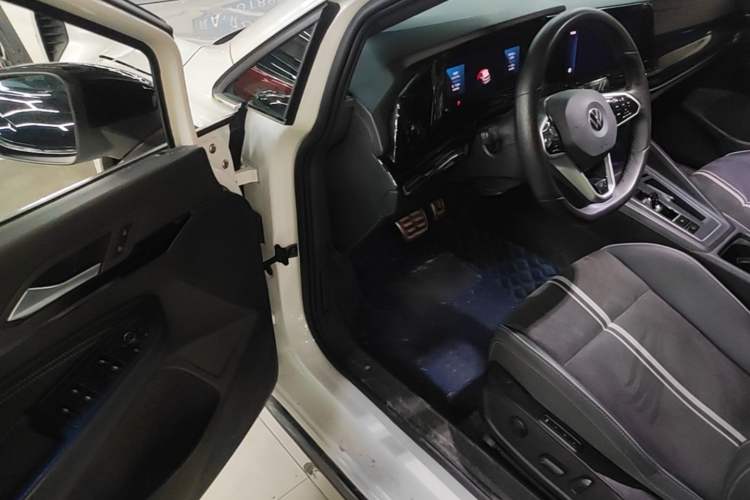 Used Volkswagen Golf 2023 Facelift 280TSI DSG R-Line Lite Driver Seat