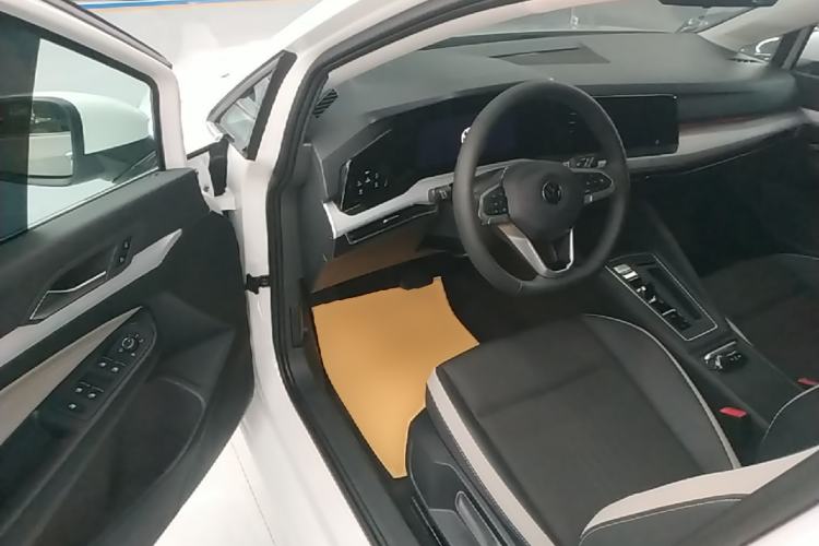 Used Volkswagen Golf 2023 Facelift 280TSI DSG Pro Driver Seat