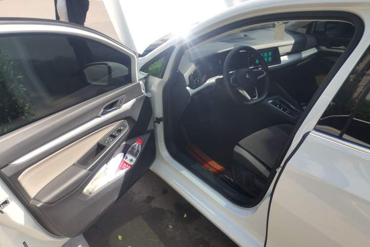 Used Volkswagen Golf 2023 280TSI DSG Pro Driver Seat