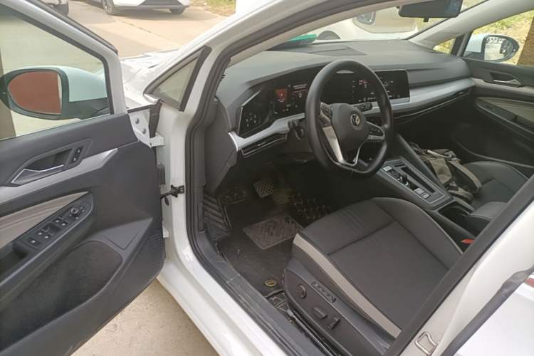 Used Volkswagen Golf 2023 280TSI DSG Pro Driver Seat