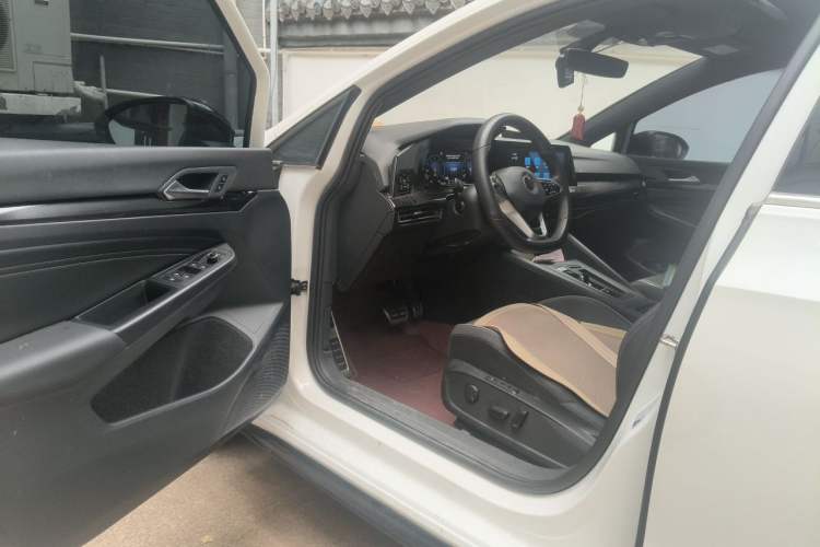 Used Volkswagen Golf 2023 280TSI DSG R-Line Lite Driver Seat