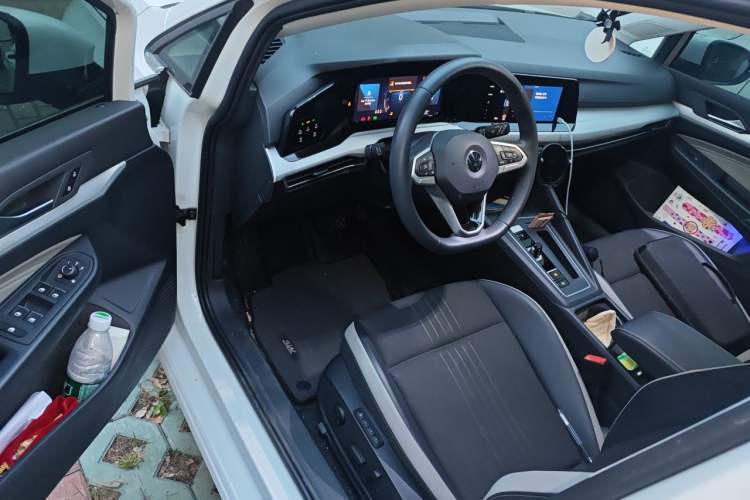 Used Volkswagen Golf 2023 280TSI DSG Pro Driver Seat