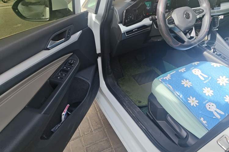 Used Volkswagen Golf 2023 280TSI DSG Pro Driver Seat