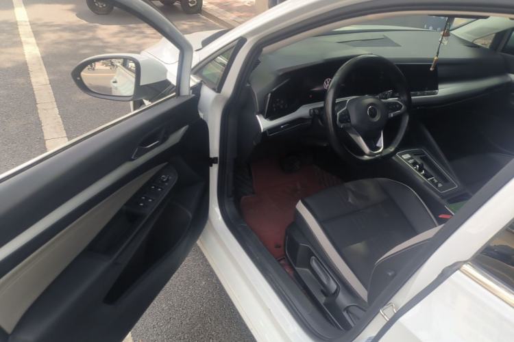 Used Volkswagen Golf 2023 280TSI DSG Pro Driver Seat