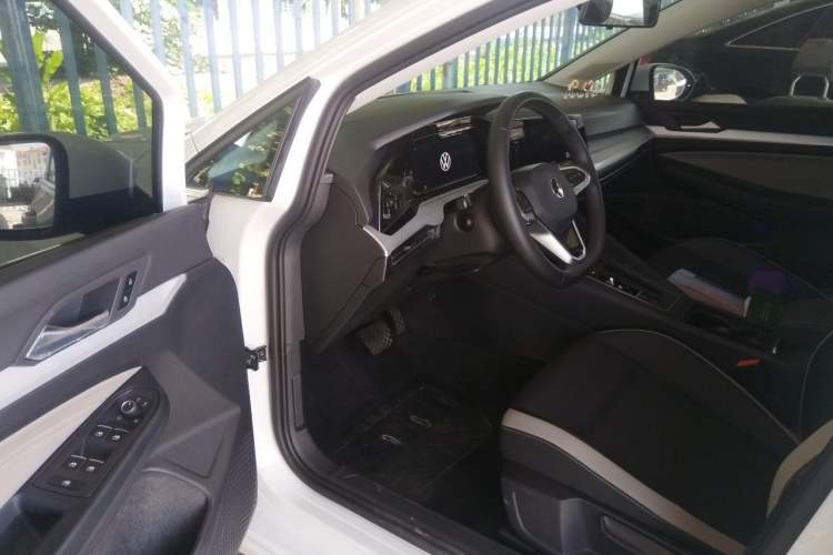 Used Volkswagen Golf 2023 280TSI DSG Pro Driver Seat