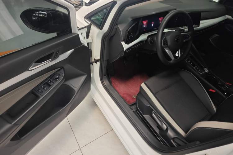 Used Volkswagen Golf 2023 Facelift 280TSI DSG Pro Driver Seat