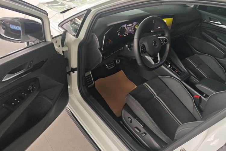 Used Volkswagen Golf 2023 Facelift 280TSI DSG R-Line Lite Driver Seat