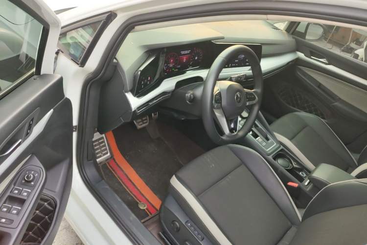 Used Volkswagen Golf 2023 280TSI DSG Pro Driver Seat