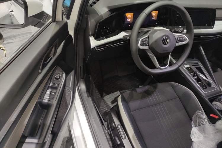 Used Volkswagen Golf 2023 Facelift 280TSI DSG Pro Driver Seat