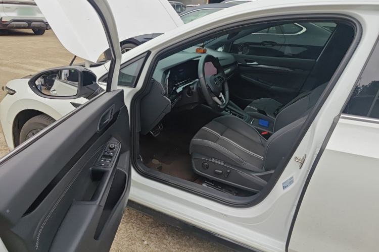 Used Volkswagen Golf 2023 Facelift 280TSI DSG R-Line Lite Driver Seat