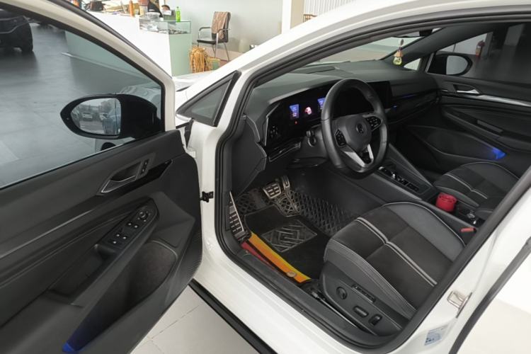 Used Volkswagen Golf 2023 280TSI DSG R-Line Lite Driver Seat